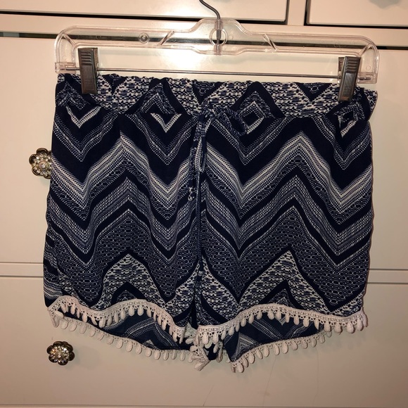 Patterned Flowy Shorts - Picture 2 of 5